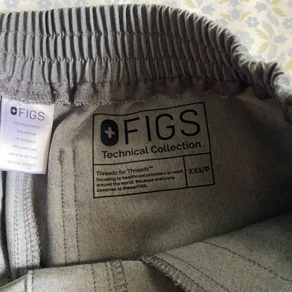 Figs Scrub Set - Picture 3 of 4